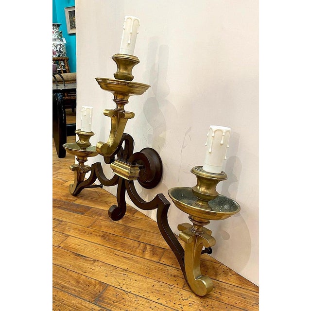 Hollywood Regency 1950s Italian Patinated Iron & Brass Accent Hollywood Regency Sconce For Sale - Image 3 of 11