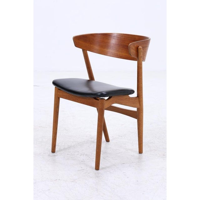 Mid-Century Danish Model 7 Chairs in Teak and Leather by Helge Sibast, Set of 4 For Sale - Image 15 of 16