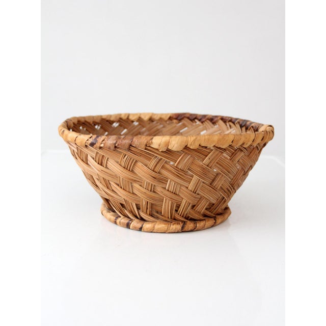 Late 20th Century Vintage Handwoven Round Basket For Sale - Image 5 of 9