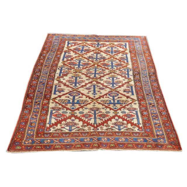 A large town in the Greater Hamadan Weaving Area, specializing in single-wefted scatters, room sizes, gallery carpets,...