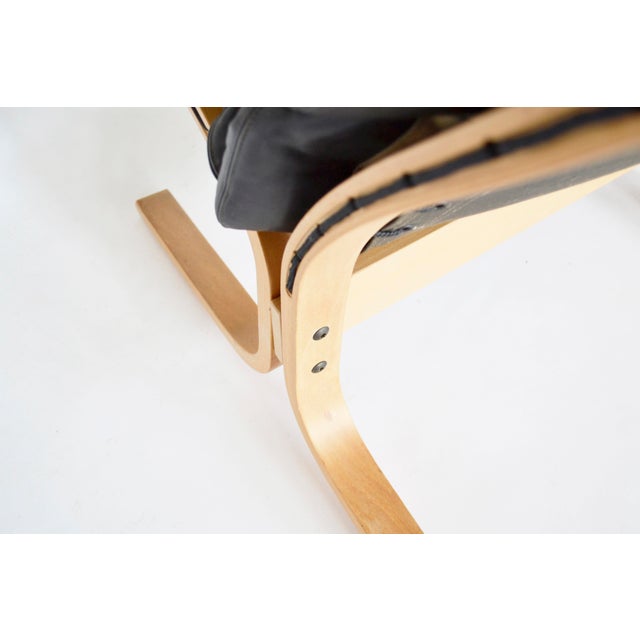 Wood Pair of Vintage Siesta Low Back Lounge Chairs by Ingmar Relling in Black Leather For Sale - Image 7 of 10