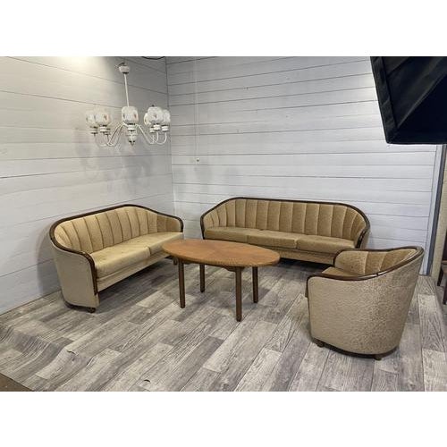 A- 139 original retro seating set by kvaten with table 1983 3+2+1 seating by kvaten 1983 with original table original...