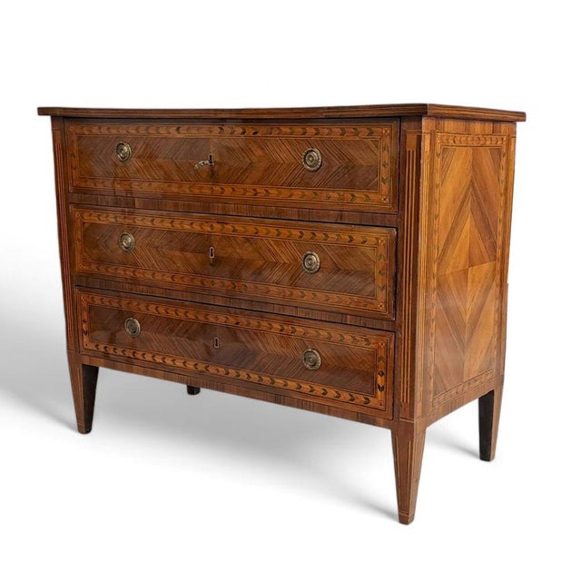 Splendid piedmontese chest of drawers, louis xvi period (late 18th century) an elegant and refined piedmontese chest of...