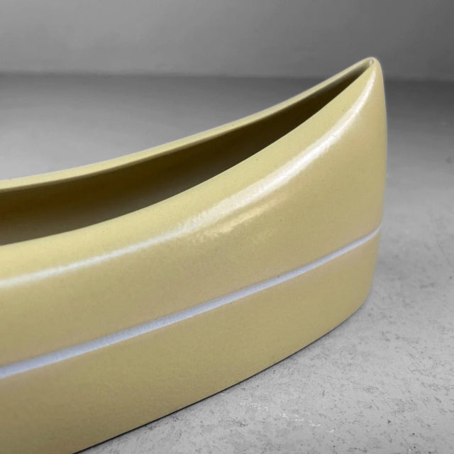 1950s Japanese Minimalist Ceramic Ikebana Vase, 1950s For Sale - Image 5 of 14