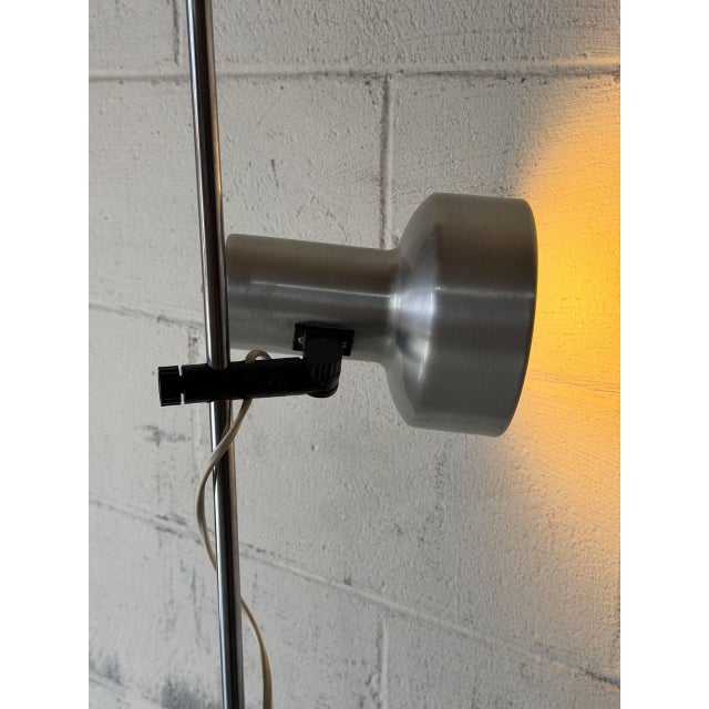 1950s Mid-Century Modern Metal Floor Lamp With Adjustable Dual Shades For Sale - Image 4 of 13