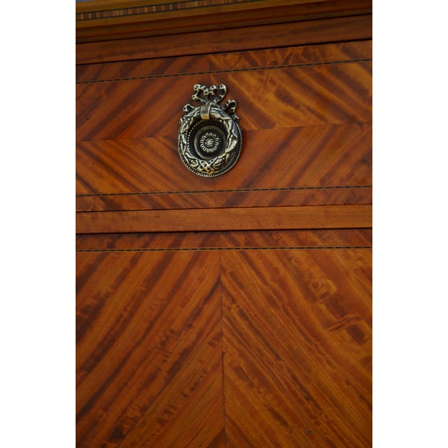 Antique English Nightstand in Satinwood, 1900 For Sale - Image 4 of 13