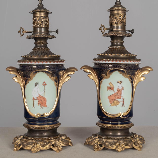 Pair of 19th Century French Vieux Paris Porcelain Lamps For Sale In Orlando - Image 6 of 17