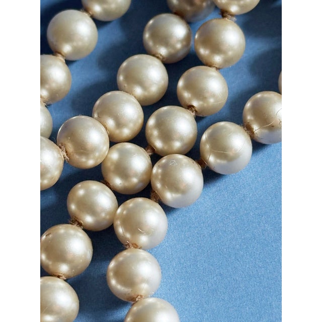 Vintage Mid Century Glass Faux Pearl Necklace With Filigree Box Clasp For Sale - Image 9 of 12