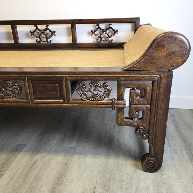 Wood Chinese Ming Style Elm Kang Daybed / Opium Couch, Late Qing c.1890–1920 For Sale - Image 7 of 14