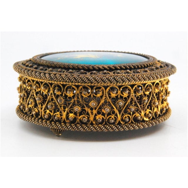 Rose-Plated Silver Box with Filigree and Lid Decorated with Floral Motifs For Sale - Image 9 of 12