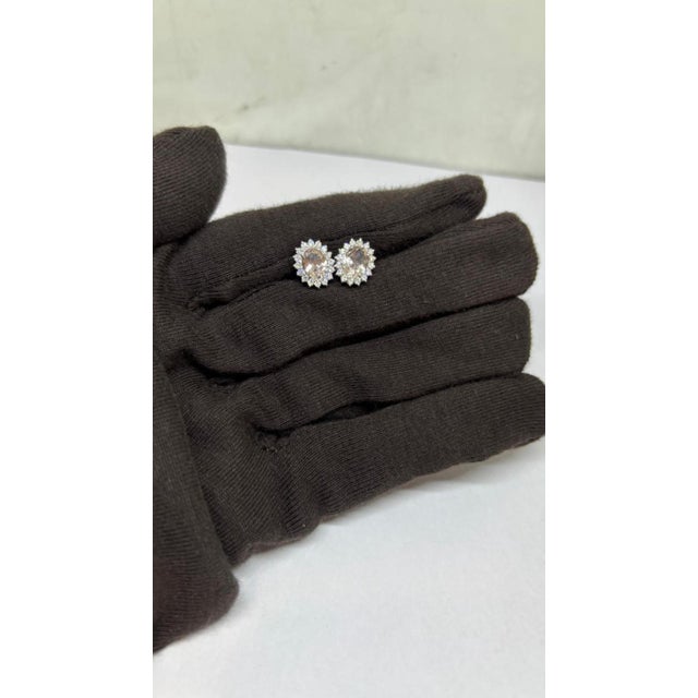 18k Gold Diamond 0.59ct Semi Stone Stud Earrings, New, Pair For Sale In New York - Image 6 of 6
