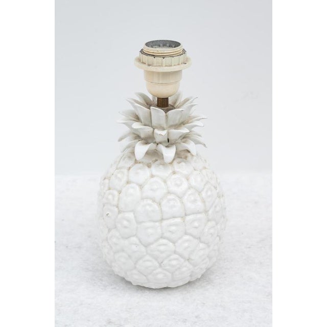 Pair of porcelain "ananas" lamps, made in italy, 1970s. Pair of lamps in porcelain "ananas" in white color. up to 250v...