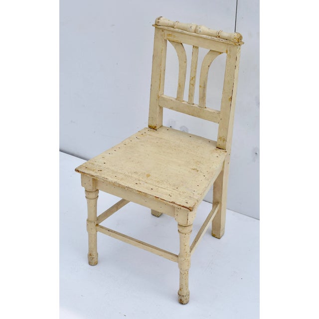 Early 20th Century Set of Three Painted Pine Children's Chairs For Sale - Image 5 of 8