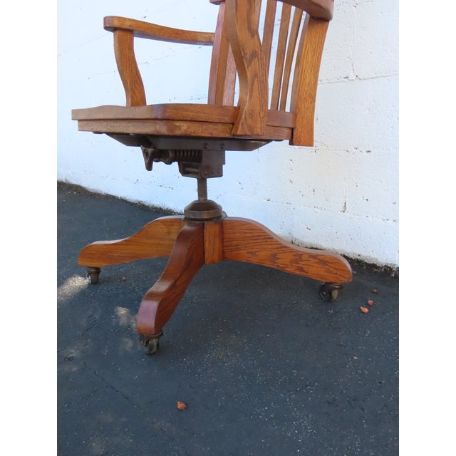Brown Early 1900s Tiger Oak Swivel Adjustable Office Desk Side Accent Chair 6663 For Sale - Image 8 of 16