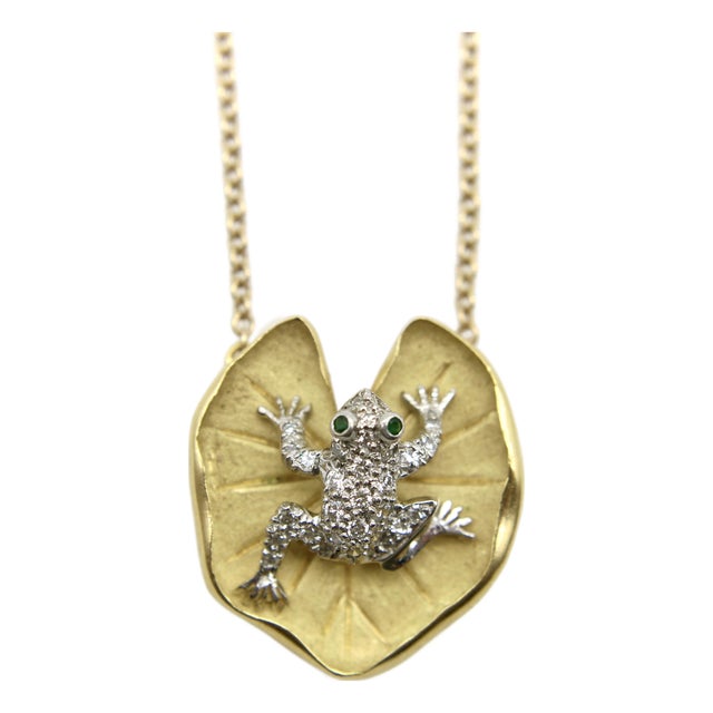 1980s McTeigue Diamond Emerald Platinum and 18k Gold Frog on Lily Pad Necklace For Sale