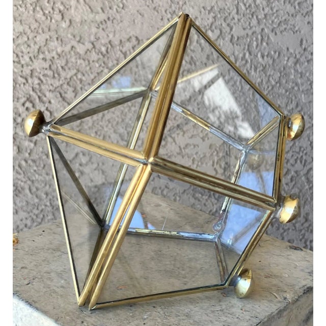 Traditional Mid 20th-Century Pentagon-Shaped Brass & Glass Keepsake / Trinket Box For Sale - Image 3 of 15