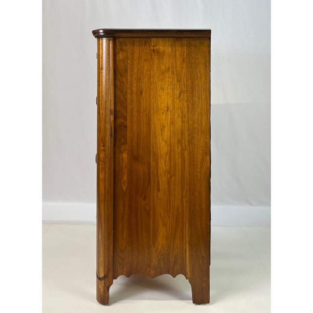 Wood Mid 20th Century Davis Cabinet Company Chest of Drawers For Sale - Image 7 of 11