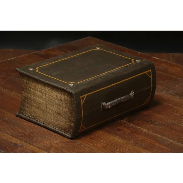 1920s Small Box/Trunk in the Shape of a Book For Sale - Image 5 of 11