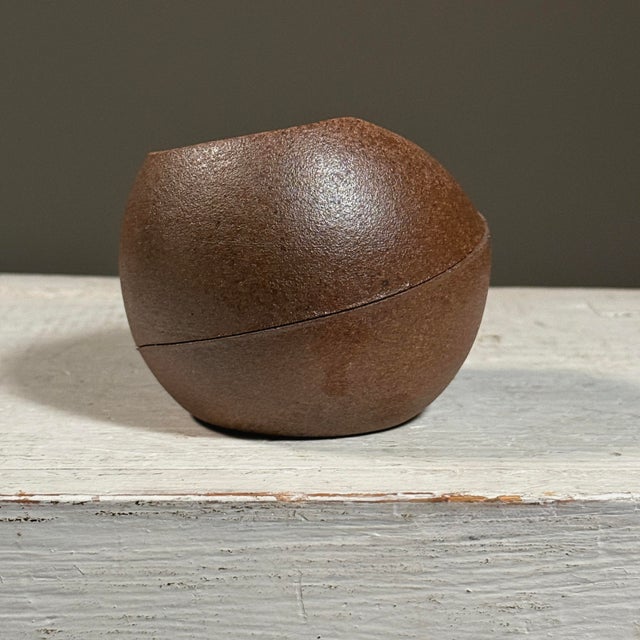 1980s Kimi Nii – Vintage Pair of Postmodernist/Brutalist Stoneware Wood-Fired Sculptures, Signed For Sale - Image 5 of 12