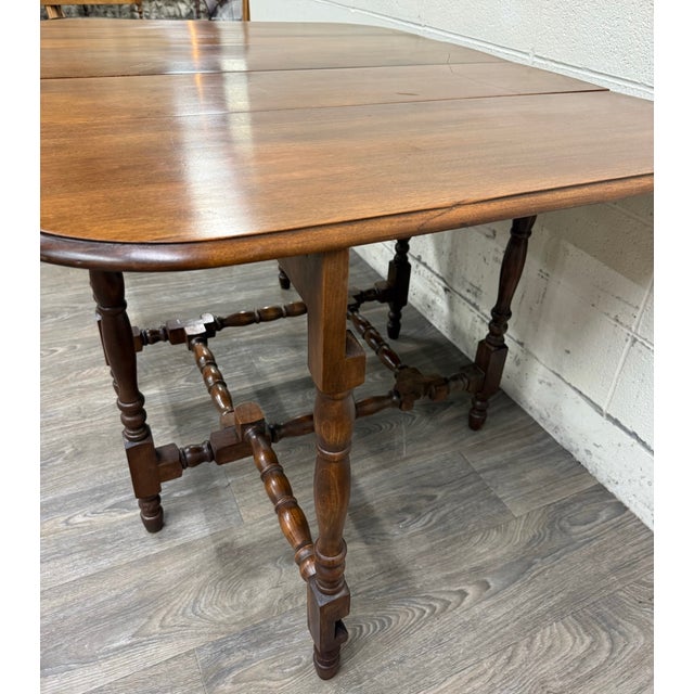 Antique 1920s Colonial Revival Solid Maple Gateleg Drop Leaf Dining Table For Sale - Image 15 of 16