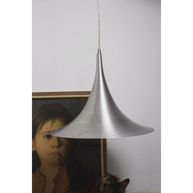 1960s Mid-Century Modern Space Age Trumpet Pendant Light in Brushed Aluminium and Metal, 1960s For Sale - Image 5 of 11