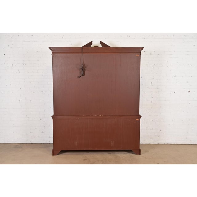 Baker Furniture Historic Charleston Georgian Flame Mahogany Lighted Breakfront Bookcase Cabinet For Sale - Image 15 of 16