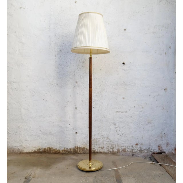 Mid-Century Brass & Polished Wood Floor Lamp from Böhlmarks, Sweden, 1940s For Sale - Image 3 of 12