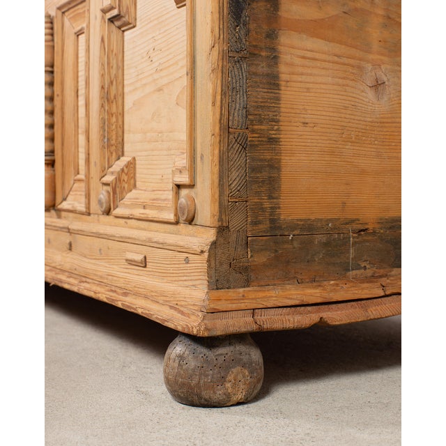 18th Century Dutch Baroque Style Pine Mule Blanket Chest For Sale - Image 16 of 18