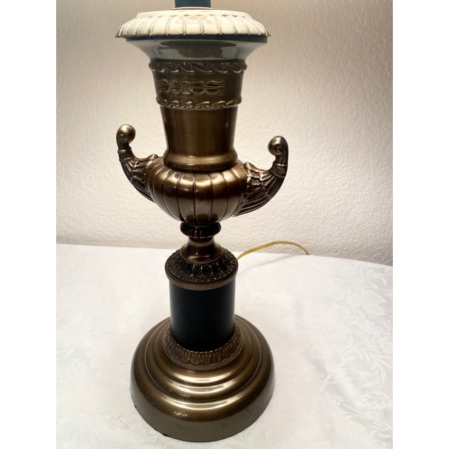 Neoclassical Vintage Trophy Cup Urn Style Bronze & Black LampExcellent Condition For Sale - Image 4 of 13