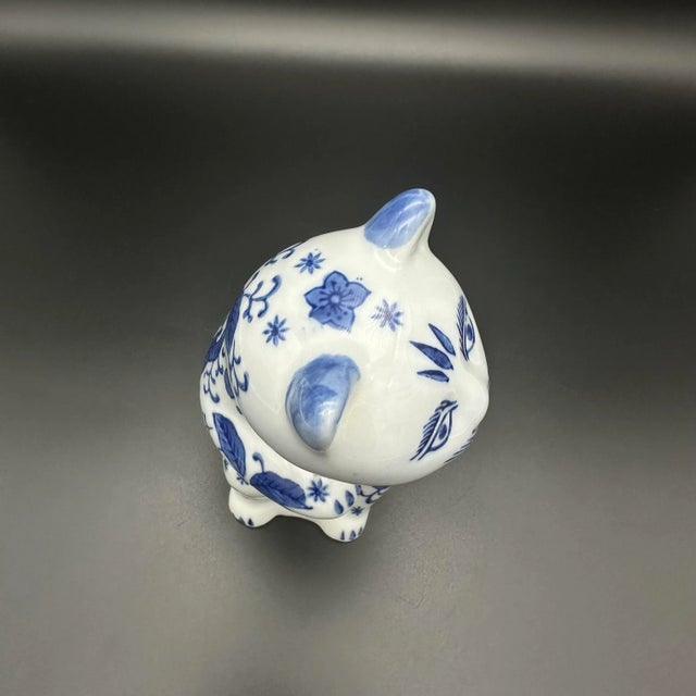 Late 20th Century Vintage Blue and White Chinoiserie Qing Dynasty Porcelain Cat Figurine For Sale - Image 4 of 8