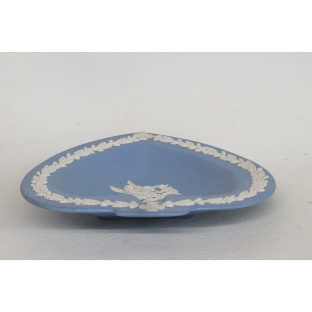 Neoclassical Wedgwood Blue Jasperware Heart Shaped Trinket Vanity Pin Dish 4583b For Sale - Image 3 of 15