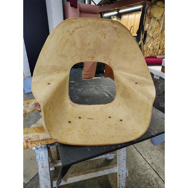 Textile 1966 Eero Saarinen for Knoll Womb Chair w/newer Ottoman Reupholstered For Sale - Image 7 of 17
