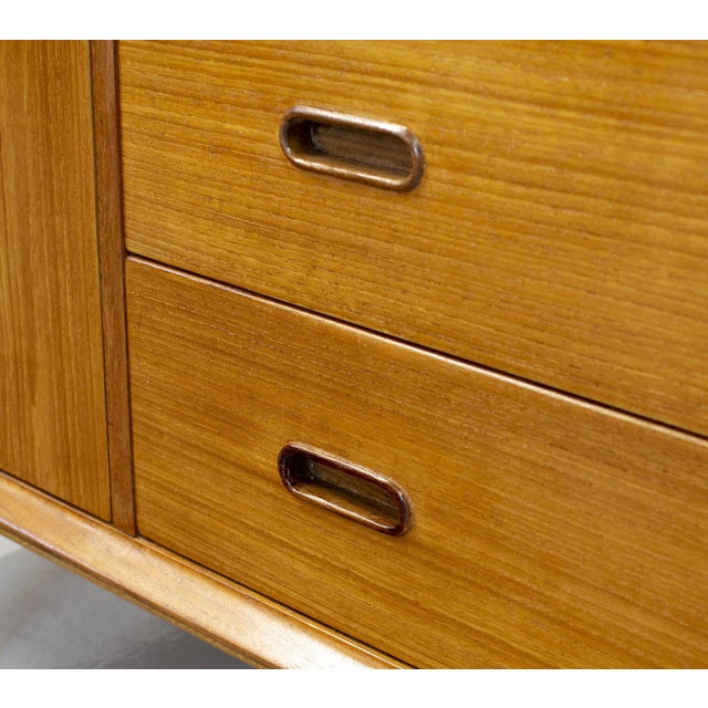 1950s Mid-Century Danish Teak Model OS25 Sideboard by Arne Vodder for Sibast, 1950s For Sale - Image 5 of 12