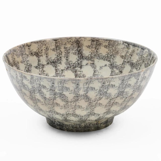 English Antique Early 19th Century English Spongeware Spatterware Smoke Decorated Bowl For Sale - Image 3 of 6