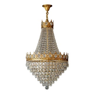 Handcrafted Crystal Chandelier Made of Solid Brass With Gold Finish For Sale