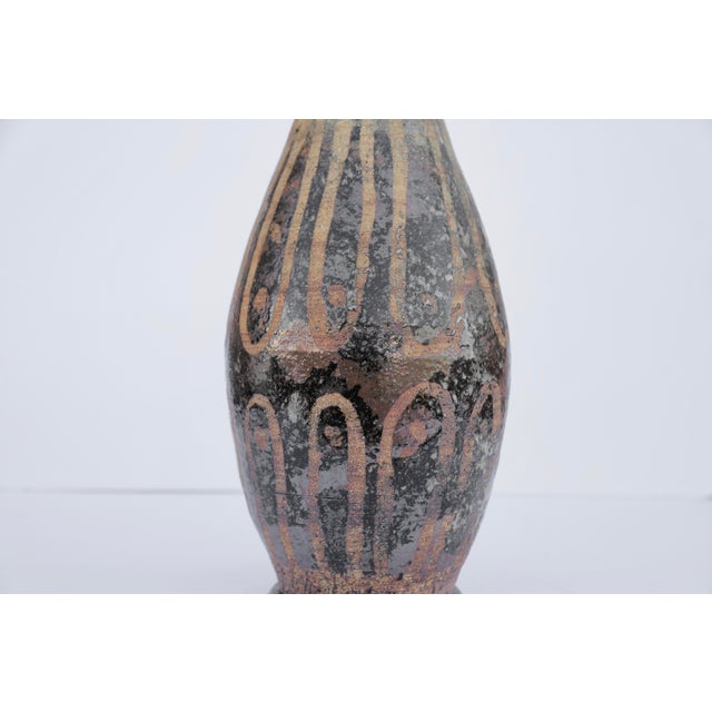 Hand thrown studio pottery table lamp. Body height : 17 inches Overall height: 31 inches Width: 9 inches