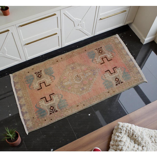 Vintage Oushak Small Rug 2x3 Pink Blue Turkish Mat Hand-Knotted Entryway Rug This charming vintage Oushak mat features a...
