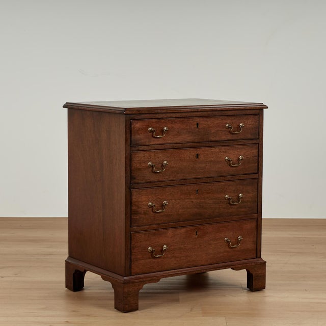 Wood Vintage Pair of Chippendale Style Stands by Biggs For Sale - Image 7 of 18