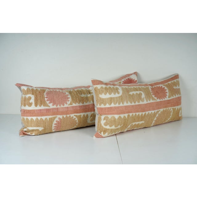 Uzbek Suzani Pillow Cover Elevate your home decor with our Turkish Suzani Pillow Cover, featuring exquisite vintage Uzbek...