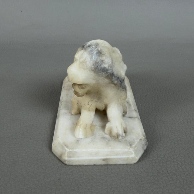 Early 20th Century Lion Paperweight in White Marble For Sale - Image 3 of 11