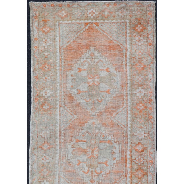 Antique Turkish Oushak runner with floral medallions, Keivan Woven Arts rug/EN-2499, country of origin / type: Turkey /...