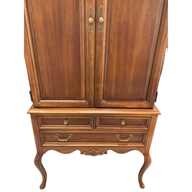 1980s French Provincial Cherry Wood Armoire by Lexington For Sale In Orlando - Image 6 of 12