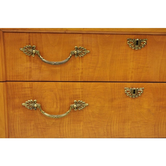 Late 20th Century Thomasville Grand Classics Empire Biedermeier Maple Bachelor Chest Dresser, Pair For Sale In Philadelphia - Image 6 of 18