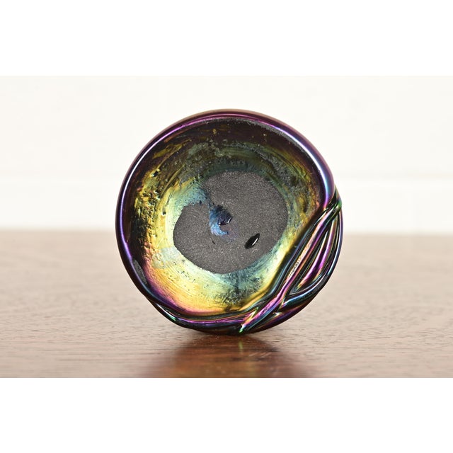 Pallme-Konig & Habel Antique Austrian Threaded Iridescent Art Glass Vase, Circa 1900 For Sale - Image 10 of 12