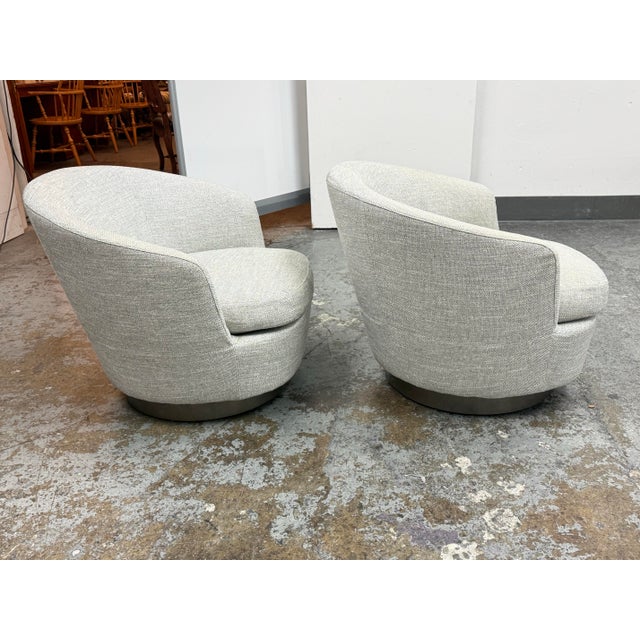 Rodolfo Dordoni for Minotti Jacques Swivel Armchairs, Pair For Sale In San Francisco - Image 6 of 12