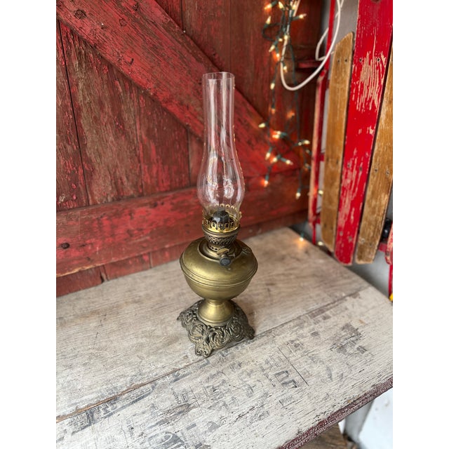 1900s Victorian Brass Oil Lamp With Ornate Base & Clear Glass Chimney For Sale - Image 12 of 12