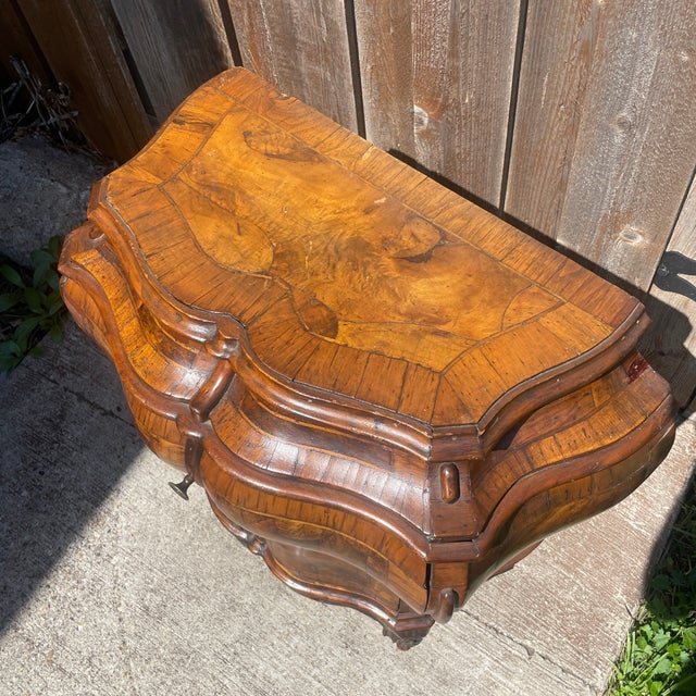 Rococo Italian Venetian Louis XIV Rococo Walnut Burl Veneer Commode For Sale - Image 3 of 11