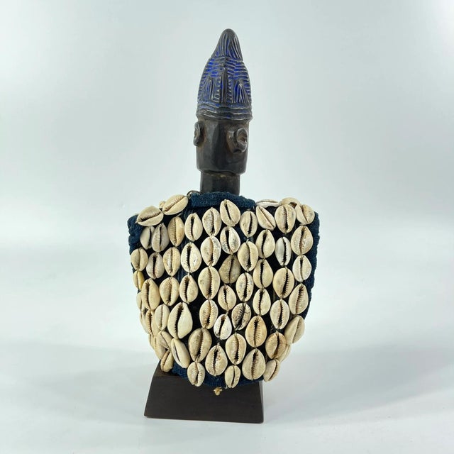 African Early 20th Century Yoruba Ibeji Figure with Cowrie Shell Vest Nigeria For Sale - Image 3 of 5
