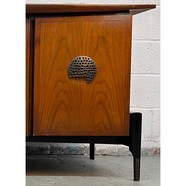 Mid-20th-Century Helen Hobey Walnut Credenza by Baker Furniture, Attributed For Sale - Image 16 of 16