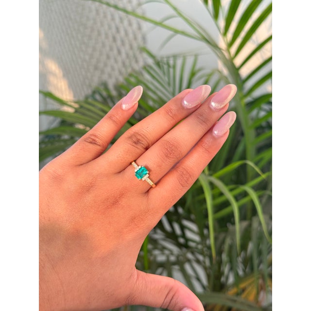 VRJewels 14k Gold 1.09ct Emerald Engagement Ring With Diamonds for Her Size 6.5 For Sale In New York - Image 6 of 18